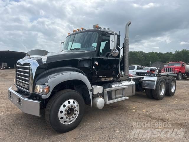 Mack GU713 Cabezas tractoras
