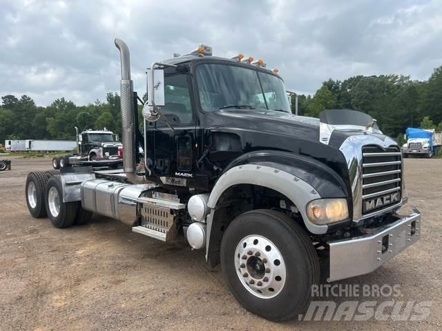 Mack GU713 Cabezas tractoras