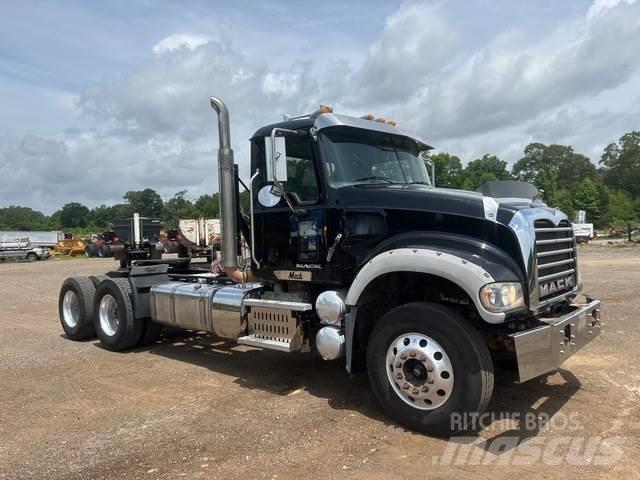 Mack GU713 Cabezas tractoras
