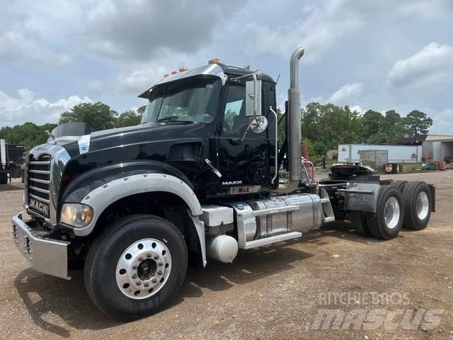 Mack GU713 Cabezas tractoras