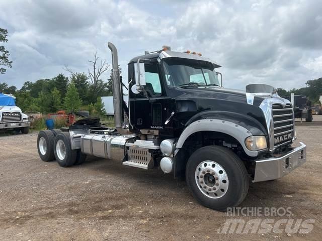 Mack GU713 Cabezas tractoras
