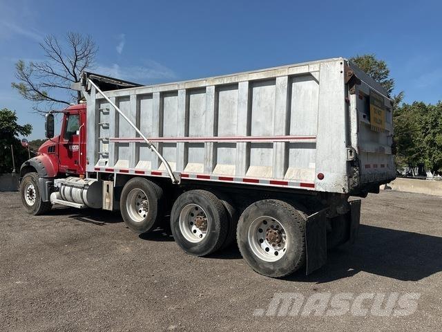 Mack GU713 Camiones bañeras basculantes o volquetes