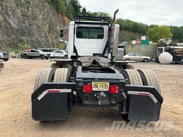 Mack GU713 Cabezas tractoras