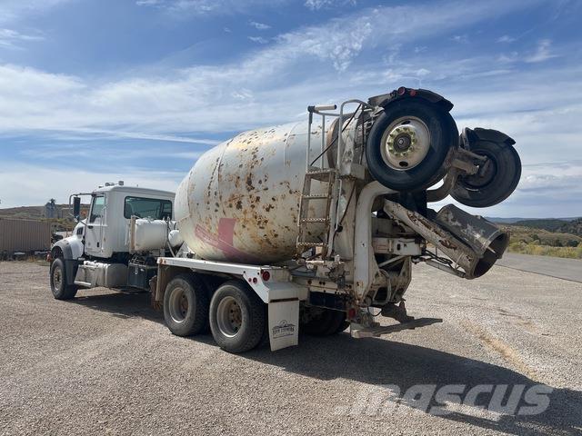 Mack GU713 Otros camiones