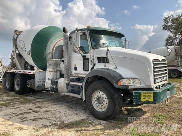 Mack GU813 Otros camiones