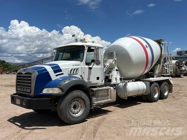 Mack GU813 Otros camiones