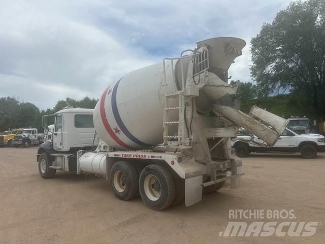 Mack GU813 Otros camiones