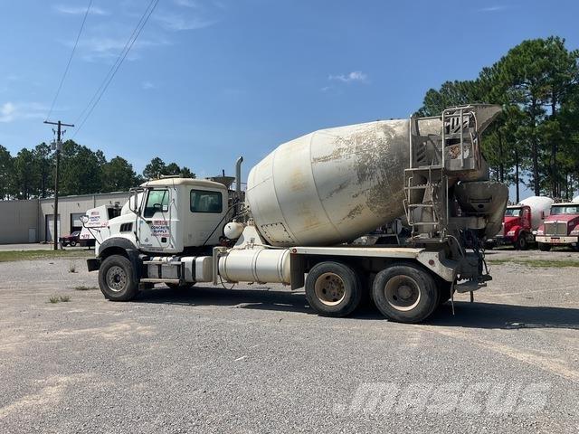Mack GU813 Otros camiones