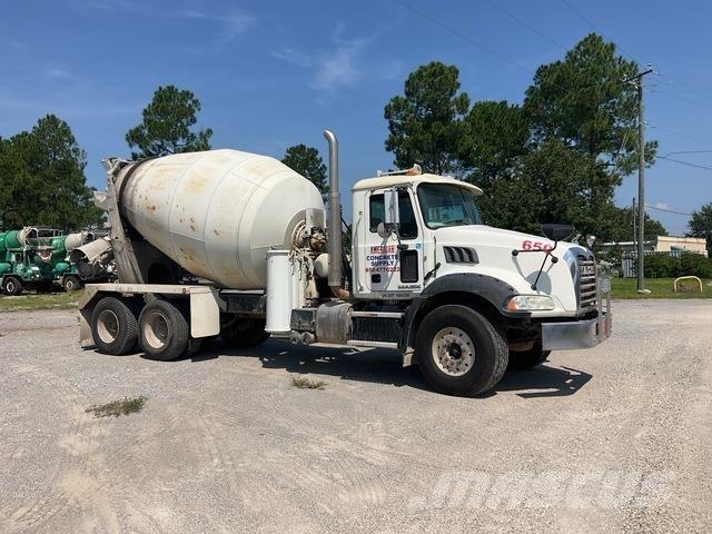 Mack GU813 Otros camiones