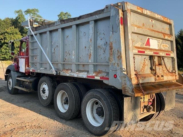 Mack GU813 Camiones bañeras basculantes o volquetes