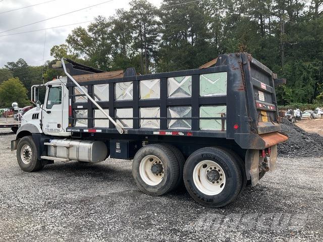 Mack GU813 Camiones bañeras basculantes o volquetes
