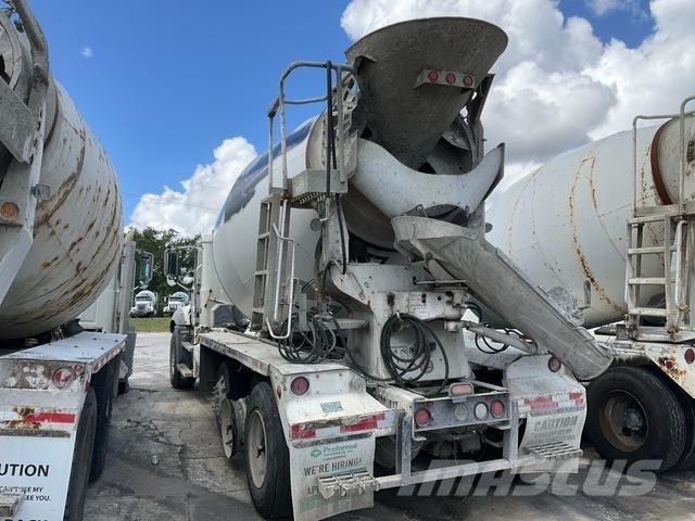 Mack GU813 Otros camiones