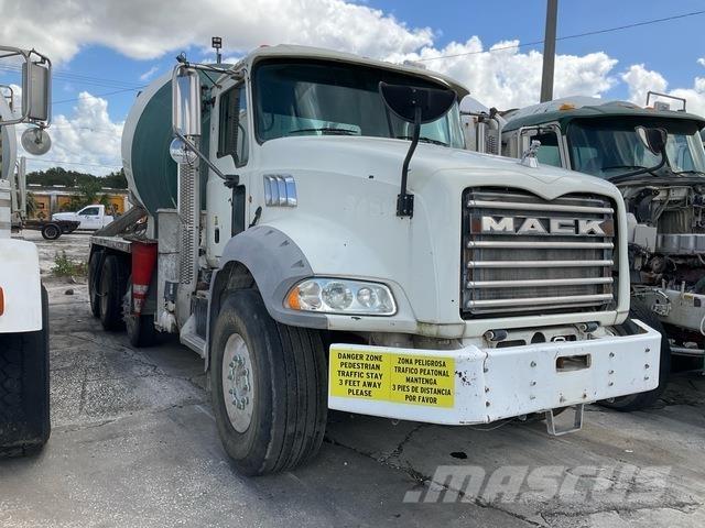 Mack GU813 Otros camiones