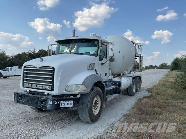 Mack GU813 Otros camiones