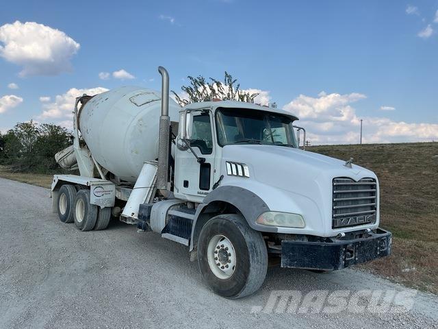Mack GU813 Otros camiones