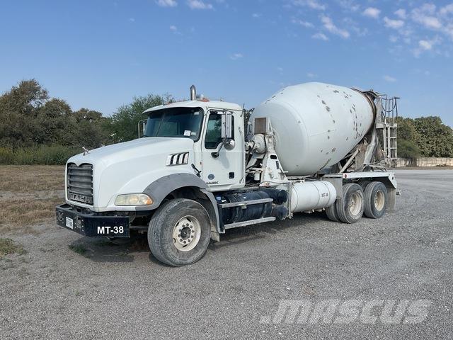 Mack GU813 Otros camiones