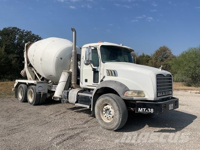 Mack GU813 Otros camiones