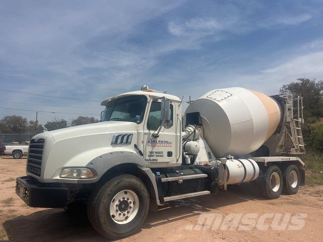 Mack GU813 Otros camiones