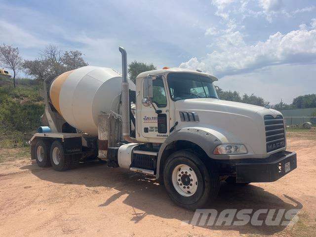 Mack GU813 Otros camiones