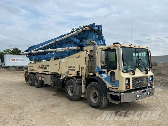 Mack MR Camión hormigonera