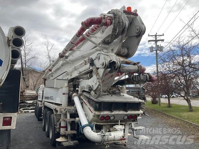 Mack MR688S Camión hormigonera