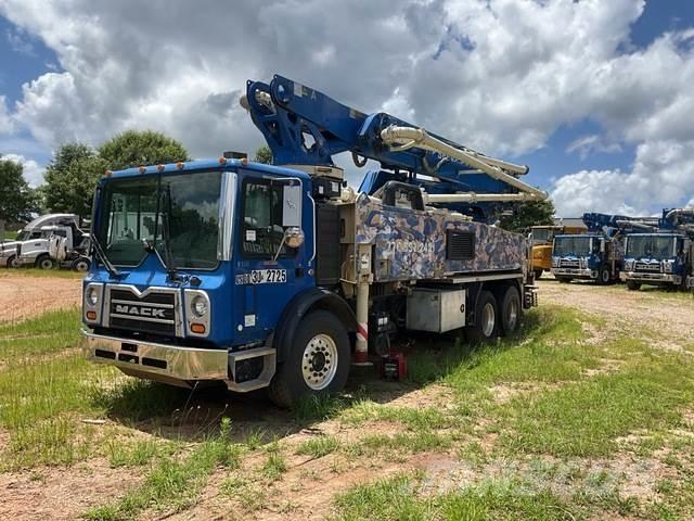Mack MRU613 Camión hormigonera