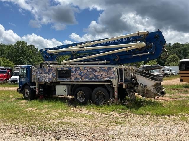 Mack MRU613 Camión hormigonera