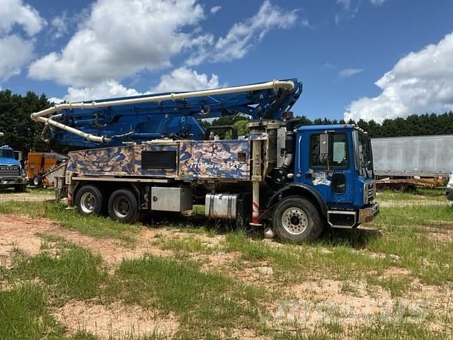 Mack MRU613 Camión hormigonera