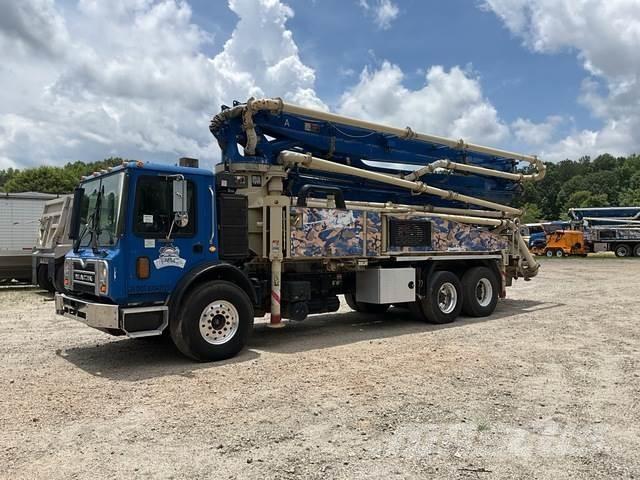 Mack MRU613 Camión hormigonera