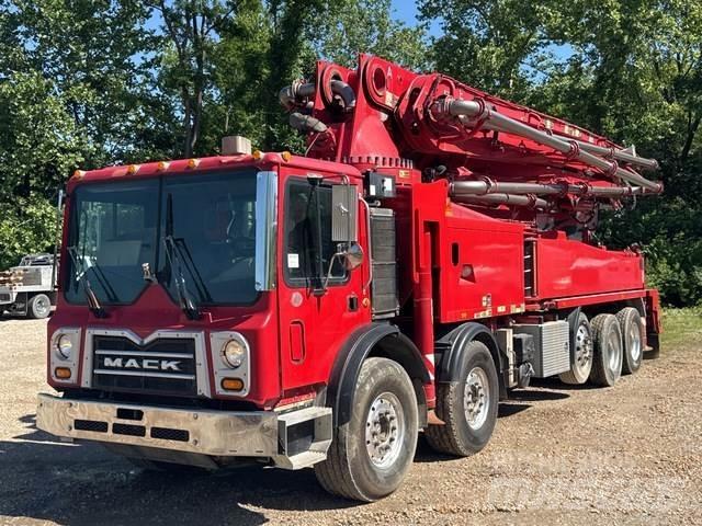 Mack MRU613 Camión hormigonera