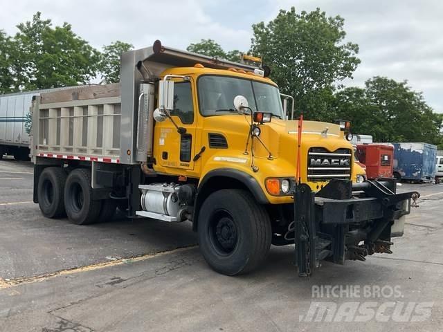 Mack PV713 Camiones bañeras basculantes o volquetes