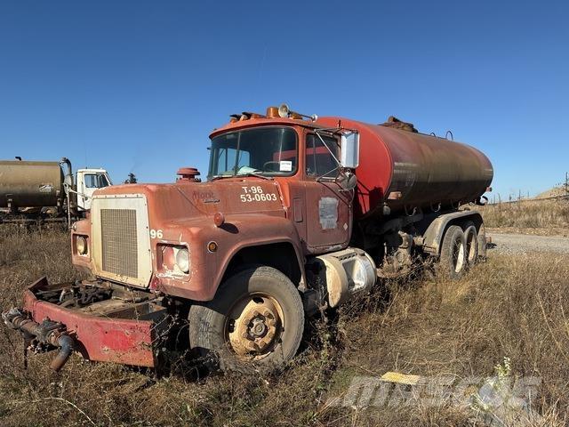 Mack R688ST Camiones cisterna