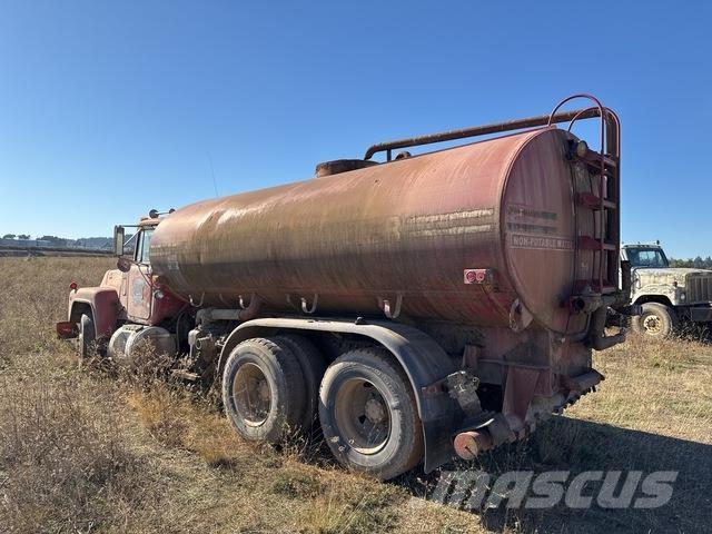 Mack R688ST Camiones cisterna