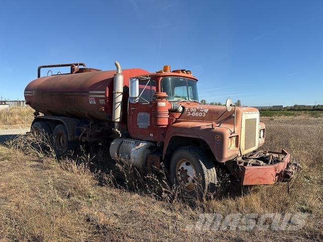 Mack R688ST Camiones cisterna