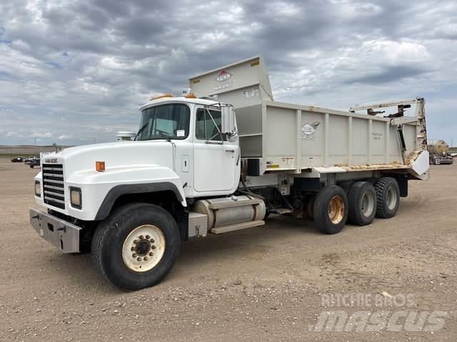 Mack RD60 Láminas y cuñas quitanieves