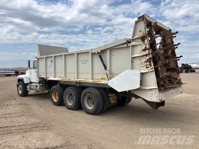 Mack RD60 Láminas y cuñas quitanieves