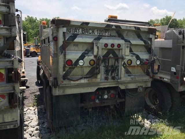 Mack RD600 Láminas y cuñas quitanieves