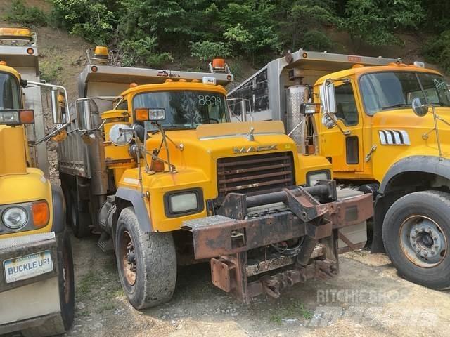 Mack RD600 Láminas y cuñas quitanieves