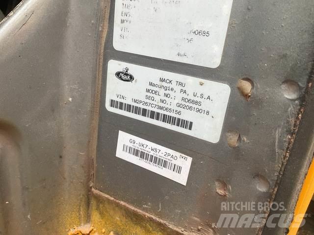 Mack RD600 Láminas y cuñas quitanieves
