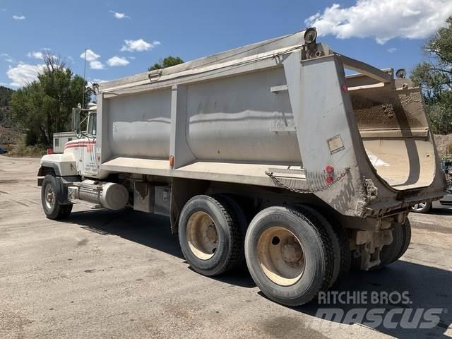 Mack RD688S Camiones bañeras basculantes o volquetes