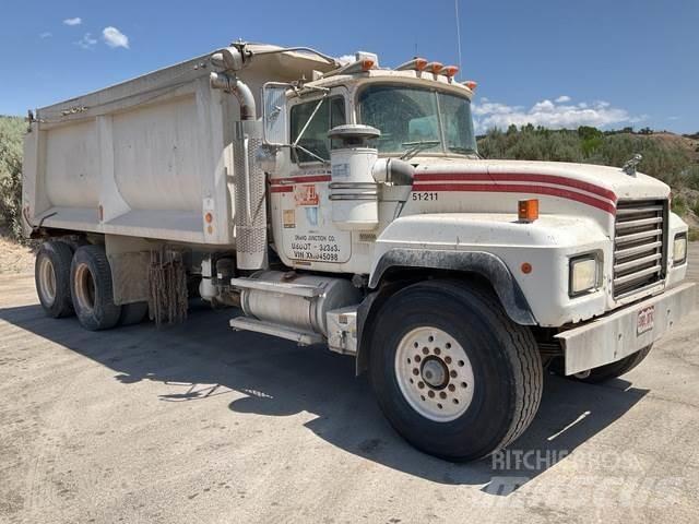 Mack RD688S Camiones bañeras basculantes o volquetes