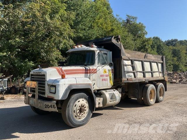 Mack RD688S Camiones bañeras basculantes o volquetes