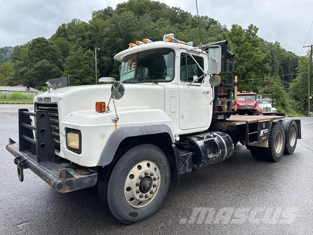 Mack RD688S Camiones plataforma