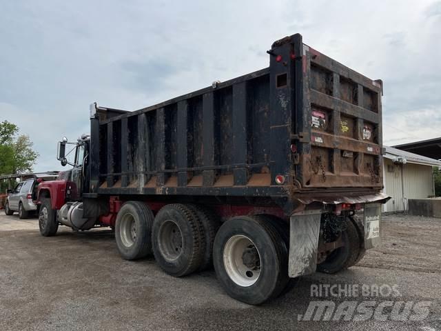 Mack RD690S Camiones bañeras basculantes o volquetes