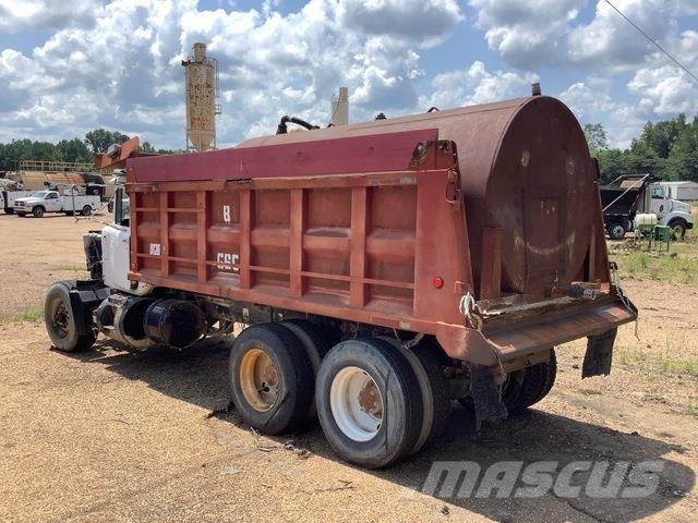 Mack RD690S Camiones bañeras basculantes o volquetes