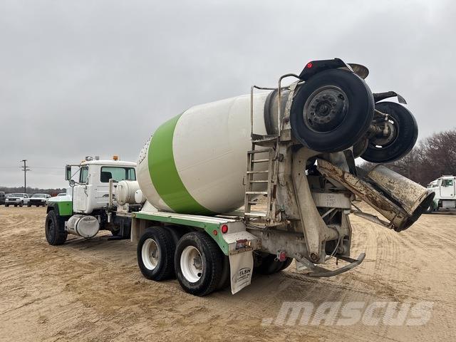 Mack RD690S Otros camiones