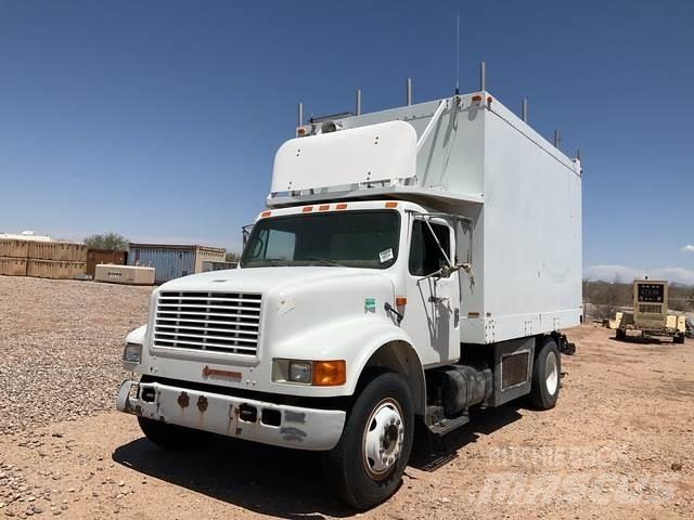 Navistar 4700 Camiones caja cerrada