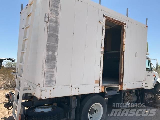 Navistar 4700 Camiones caja cerrada