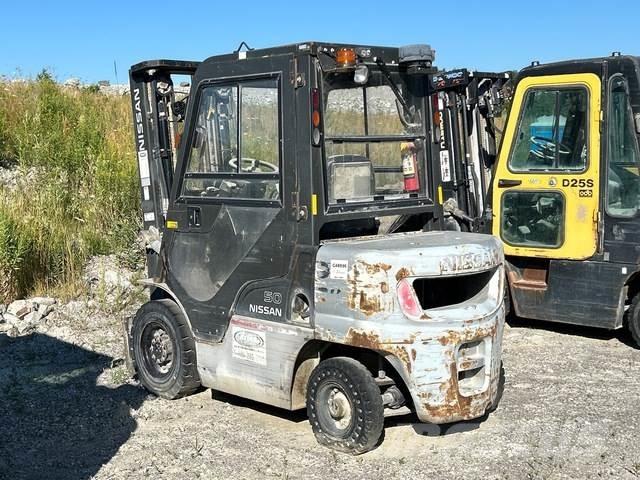 Nissan  Construcción - Otros