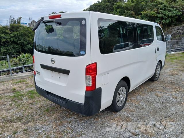 Nissan Caravan Mini autobuses